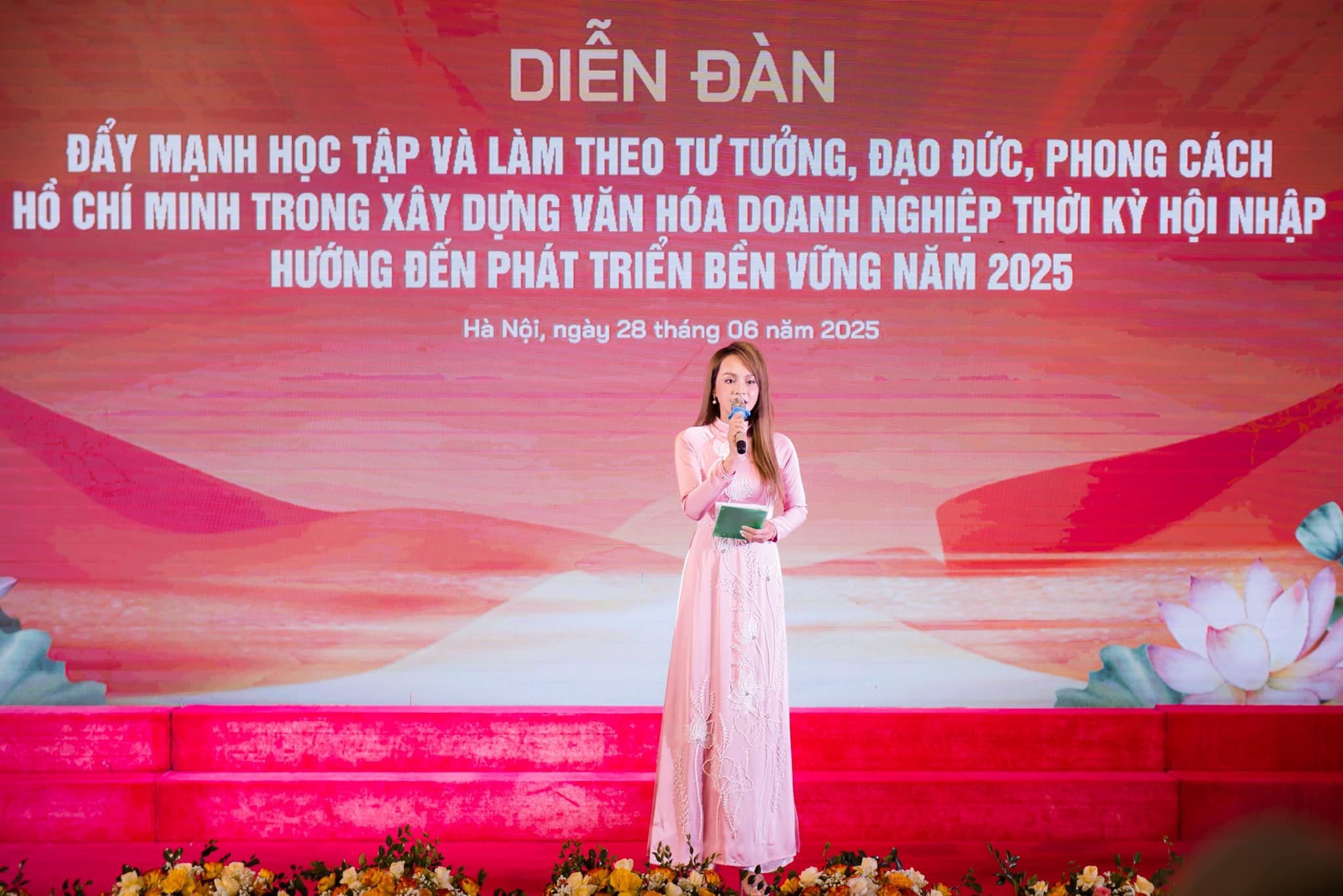 MC Bích Thủy tại BT Academy